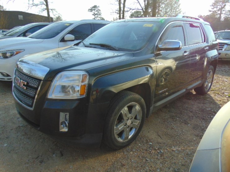 2013-gmc-terrain-slt-image-2