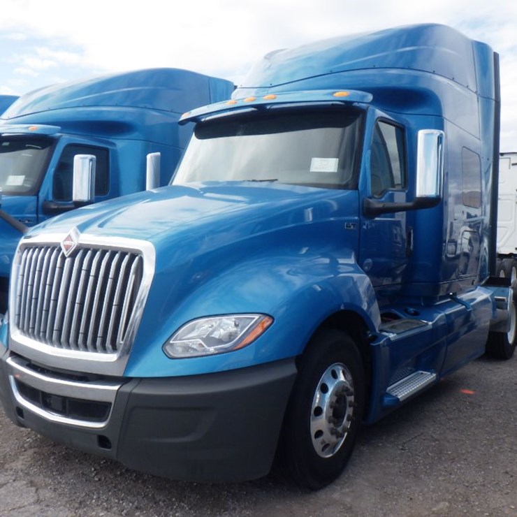 2020 INTERNATIONAL LT