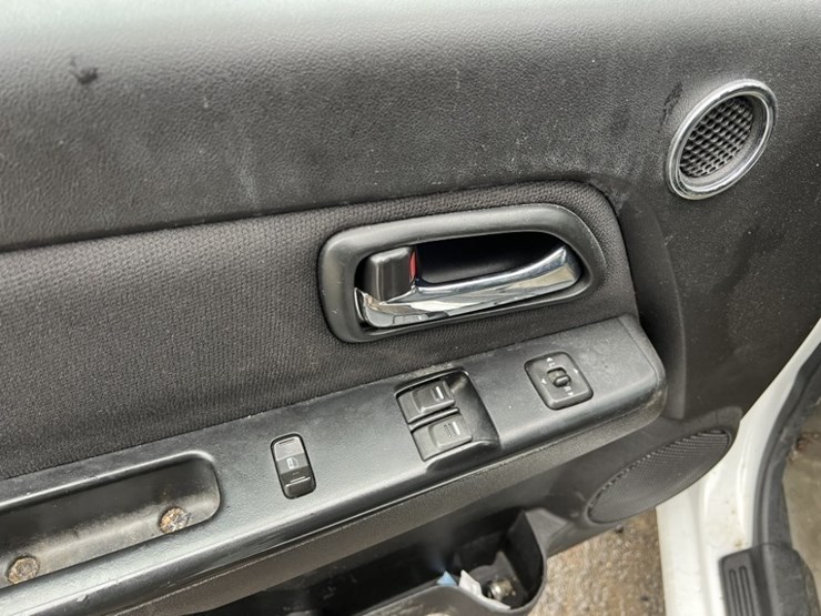 2010-chevrolet-colorado-image-21