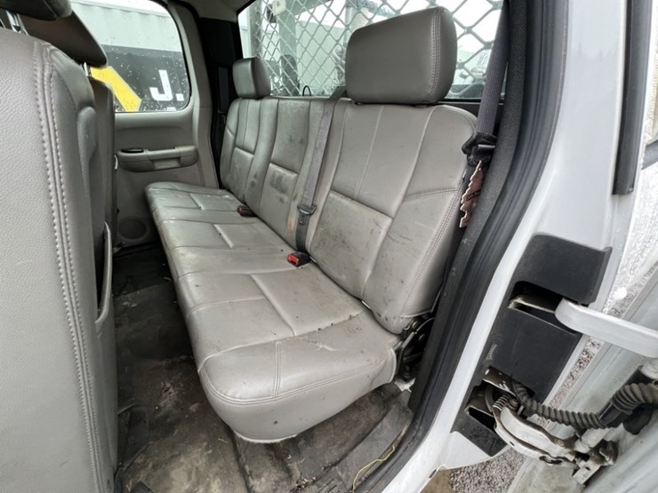 2011-gmc-sierra-extra-cab-pickup-image-25