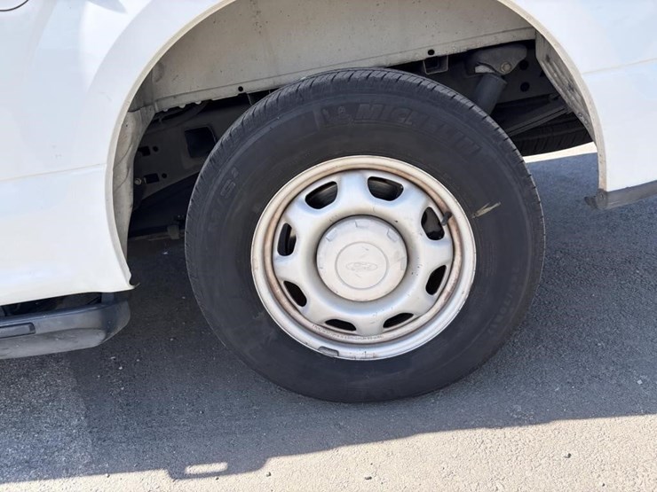 2015-ford-f150-xl-image-5