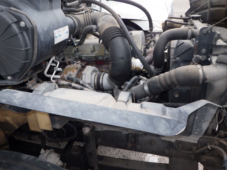 2006-hino-268-image-26