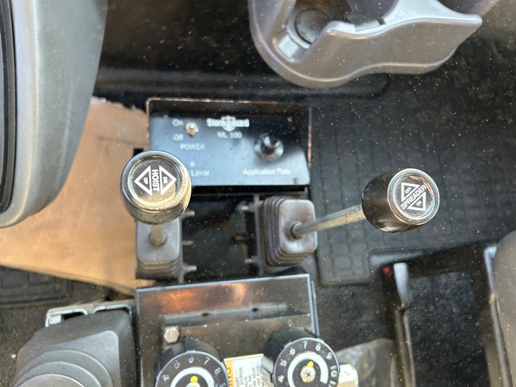 2013-international-durastar-4400-image-113