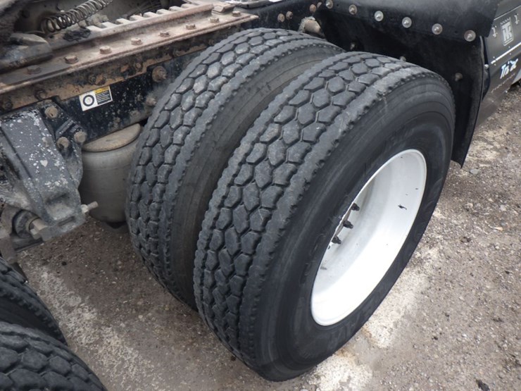 2016-kenworth-t680-image-9