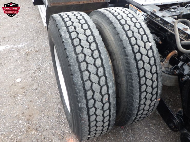 2019-kenworth-t880-image-16