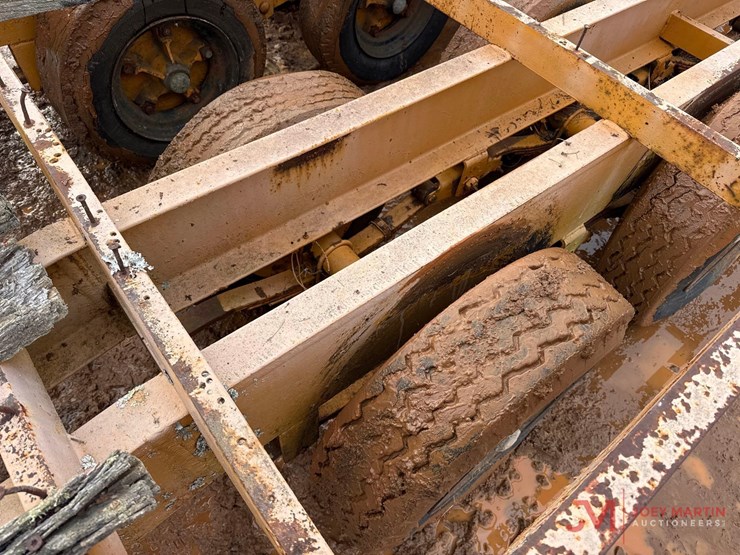 20'-tri-axle-tag-trailer-image-12