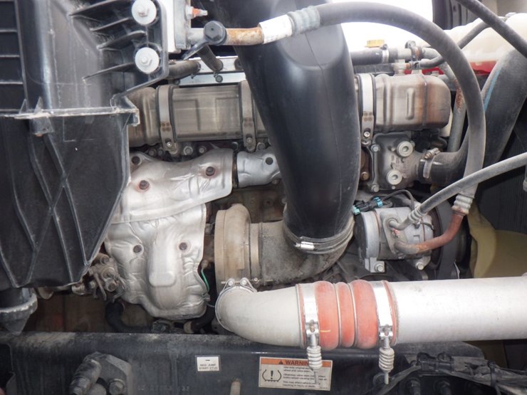 2021-freightliner-cascadia-126-image-30