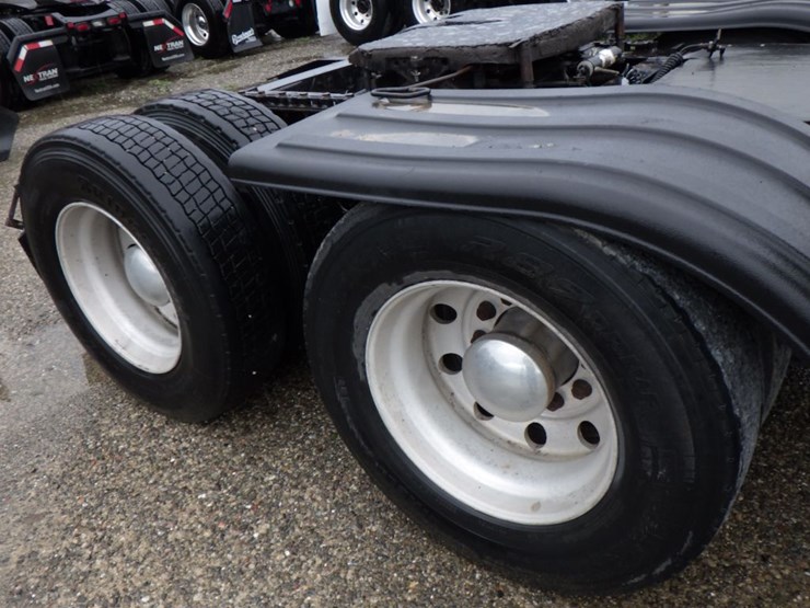 2016-freightliner-cascadia-125-image-5