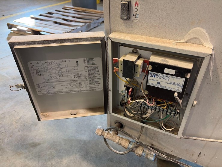 l.b.-white-premier-350-df-portable-heater-image-9