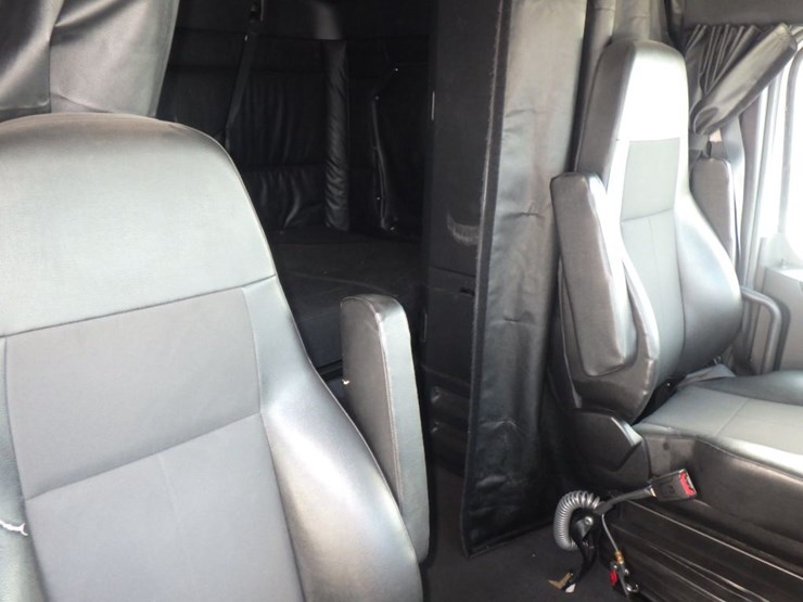 2024-freightliner-cascadia-126-image-7