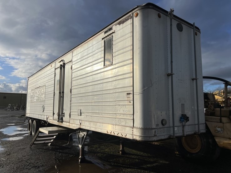 1976-great-dane-trailer-image-2