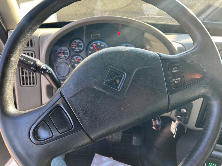 2013-international-durastar-4400-image-123