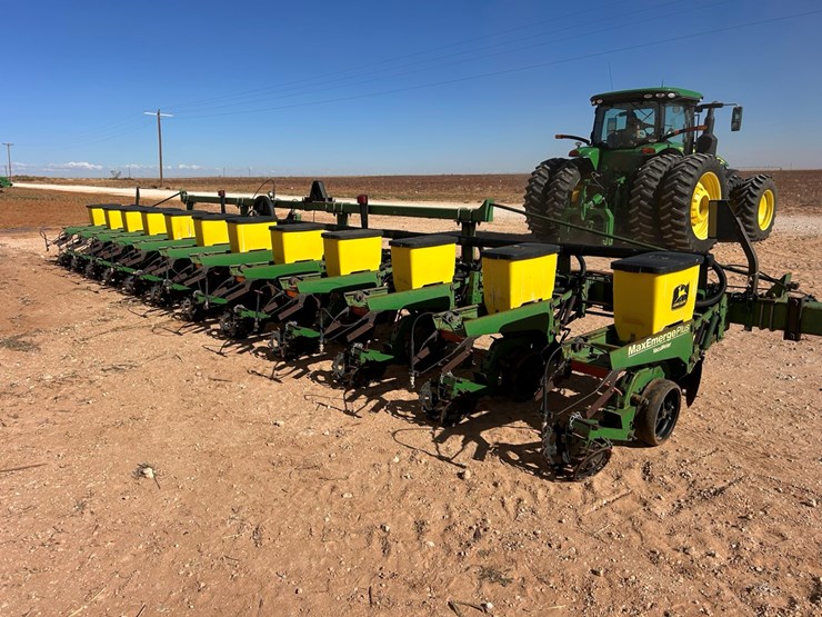john-deere-1700-image-4