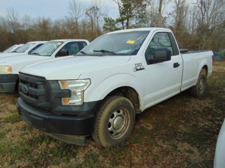 2017-ford-f150-xl-image-1