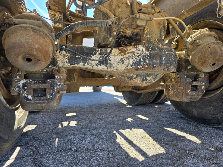 2001-mack-rd688s-image-91