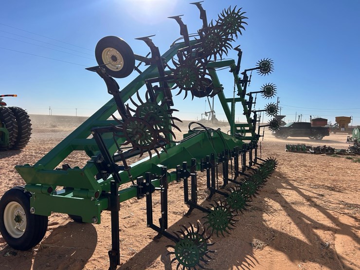 #22-•-2022-sm-fab-pitchout-scratcher-image-4