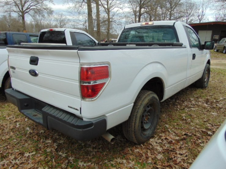 2014-ford-f150-xl-image-4