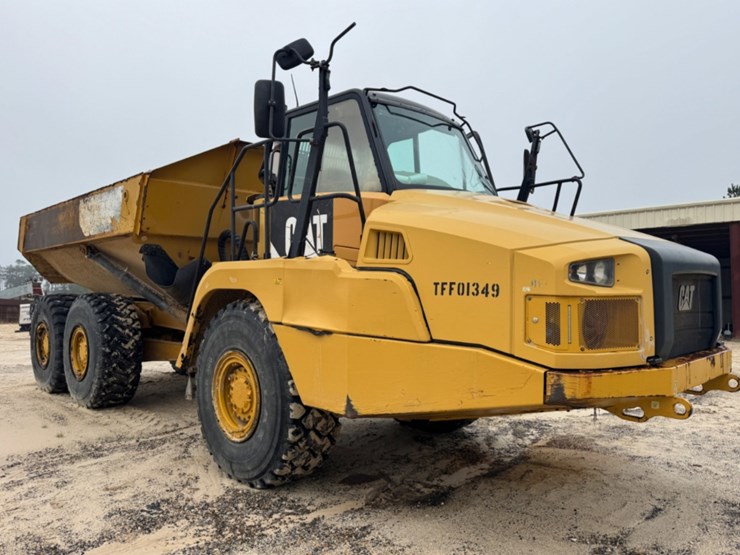 2016-caterpillar-730c-image-2