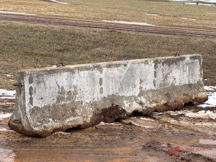 12'-concrete-barrier-image-1