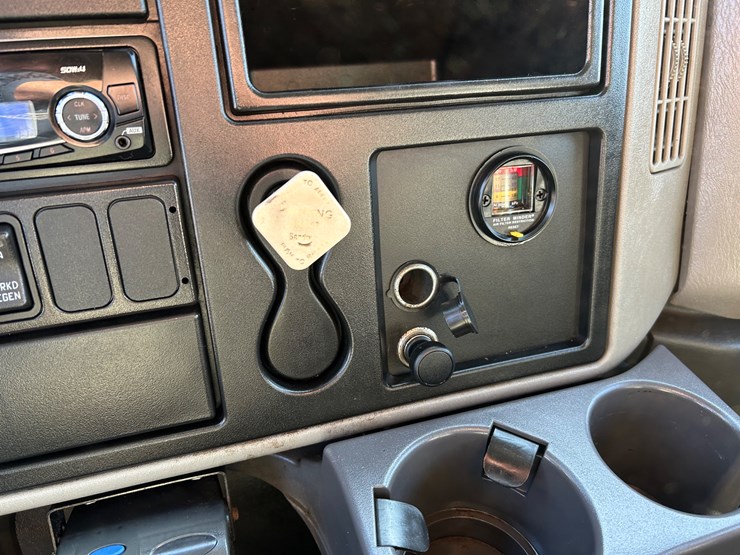 2013-international-durastar-4400-image-116