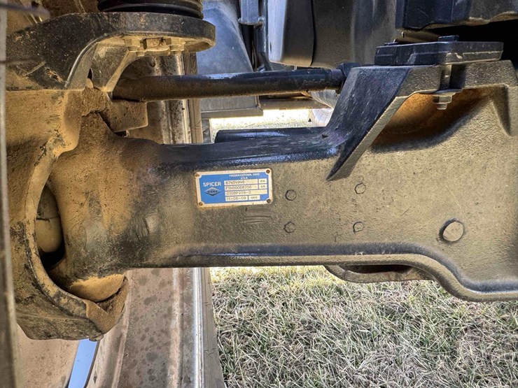 2010-case-ih-275-image-14