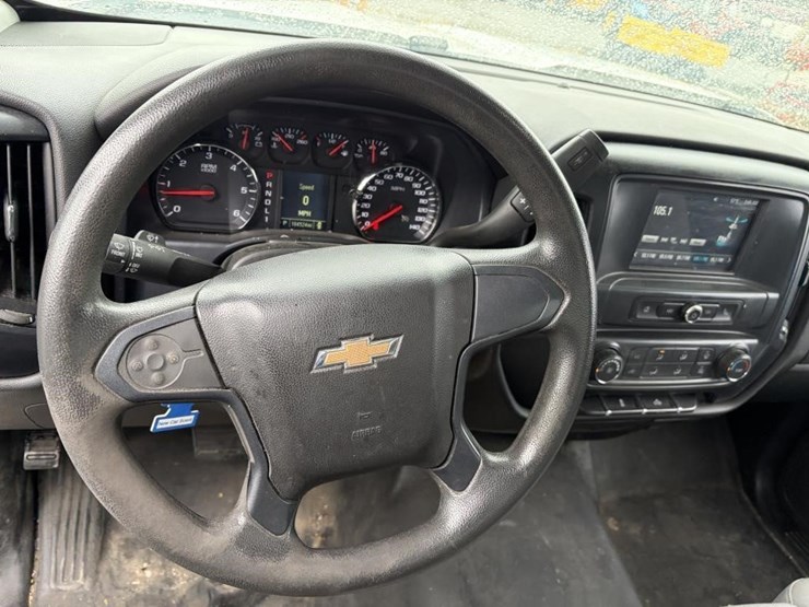 2017-chevrolet-2500-image-11