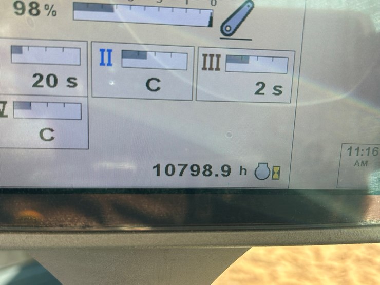 2010-john-deere-8295r-image-29