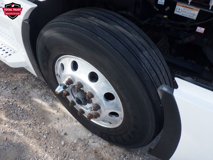 2024-freightliner-cascadia-126-image-27