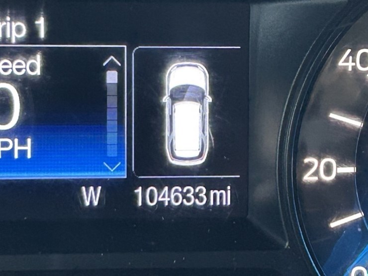 2016-ford-explorer-image-27