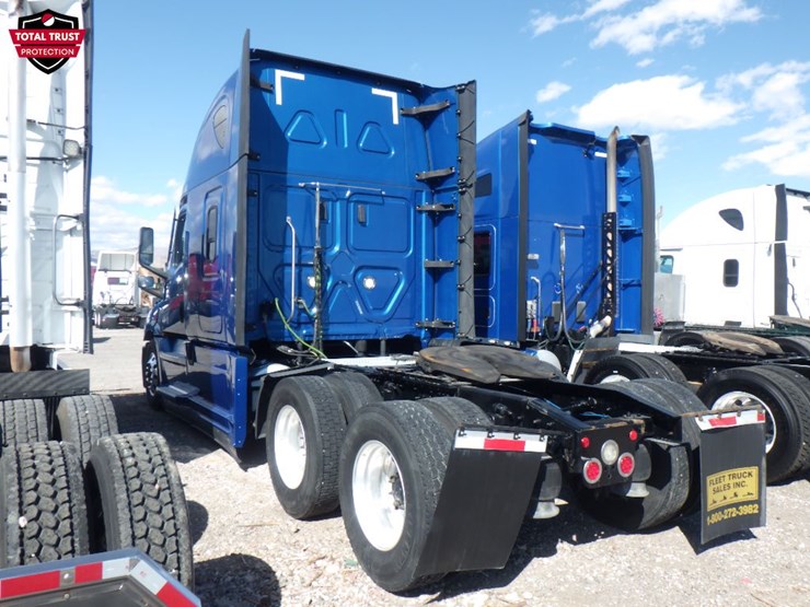 2021-freightliner-cascadia-126-image-13