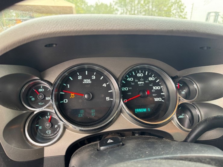 2012-chevrolet-silverado-3500hd-image-12