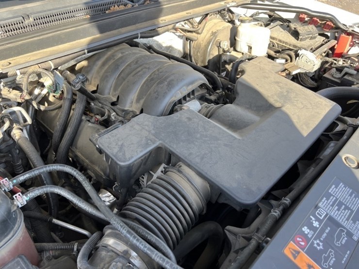 2018-chevrolet-tahoe-image-12