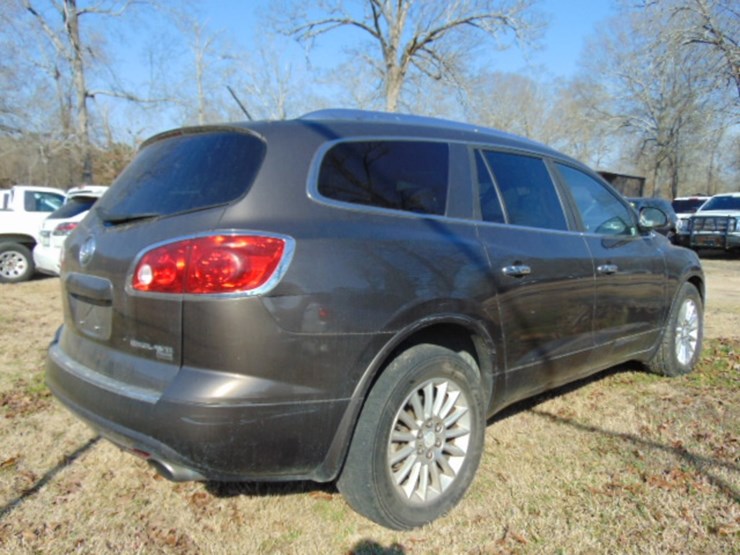 2008-buick-enclave-cxl-image-2