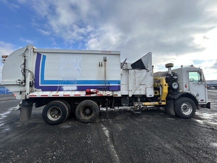 2014-peterbilt-320-image-6