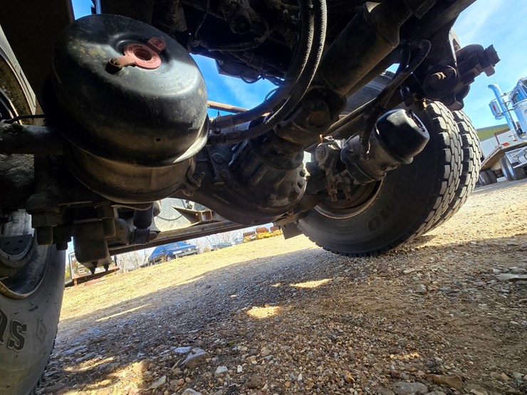 1997-peterbilt-377-image-81