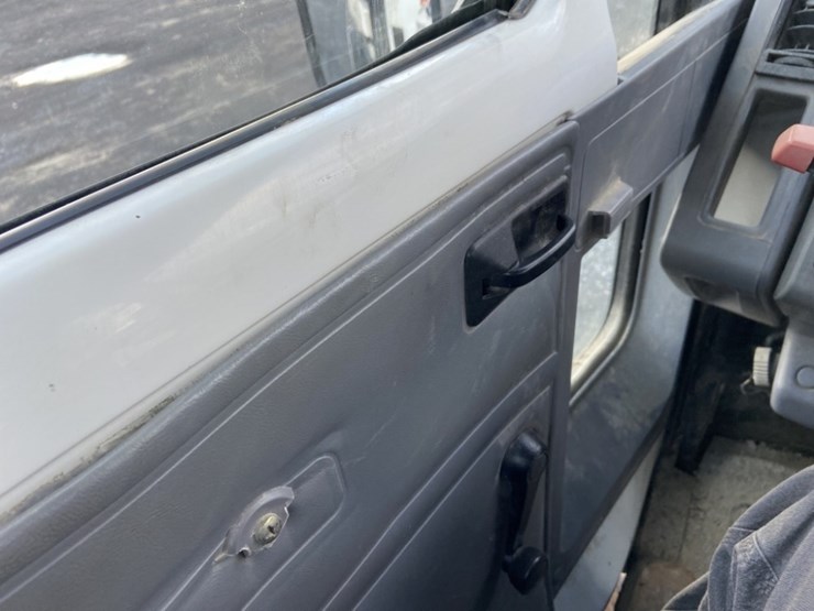 2005-freightliner-fc80-image-31