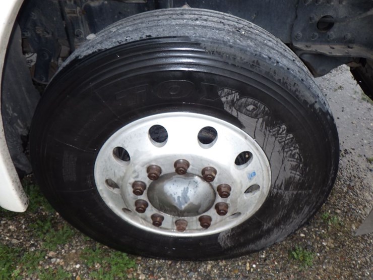 2016-freightliner-cascadia-125-image-23