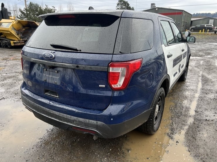 2017-ford-explorer-image-4