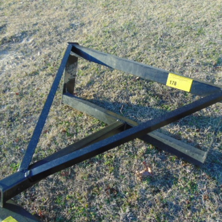 SKID STEER RECEIVER HITCH