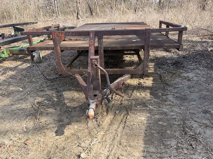 equipment-trailer-with-dovetail-image-2