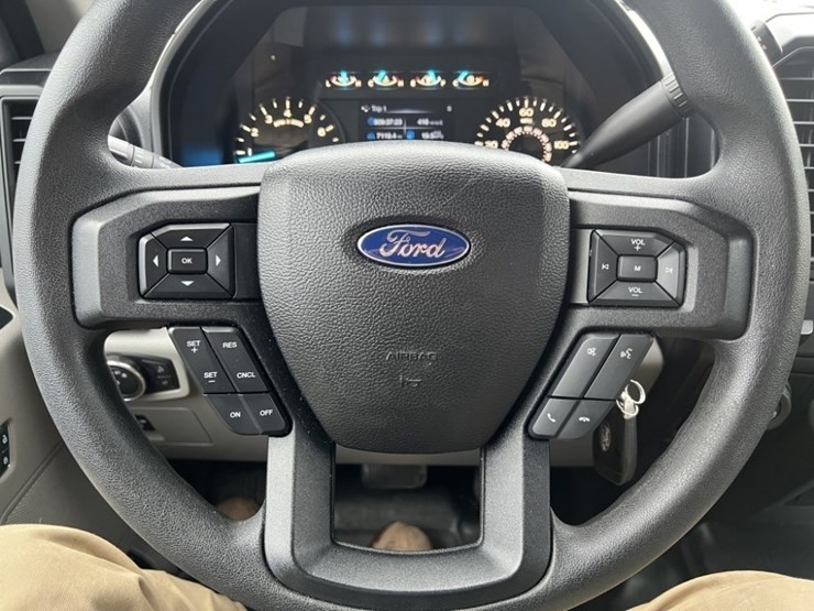 2016-ford-f150-xl-image-31