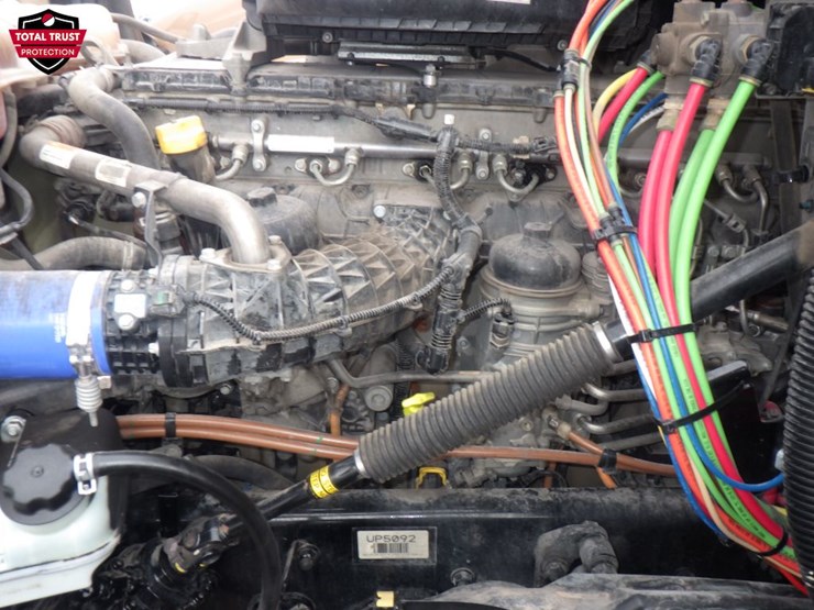 2023-freightliner-cascadia-126-image-21