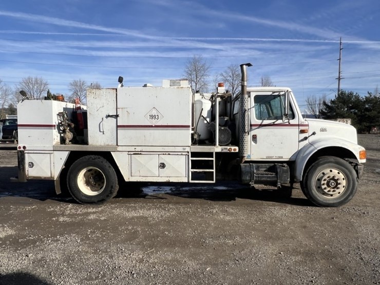 1990-international-4900-image-3