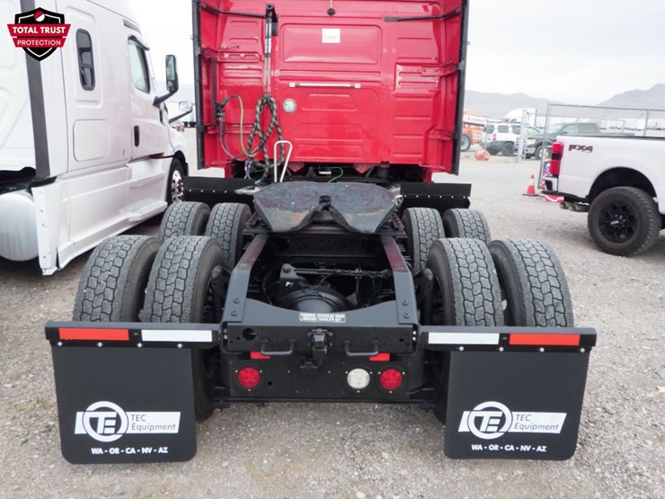 2025-volvo-vnl-760-image-10