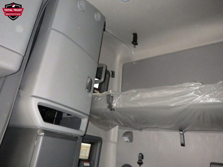 2025-volvo-vnl-760-image-20