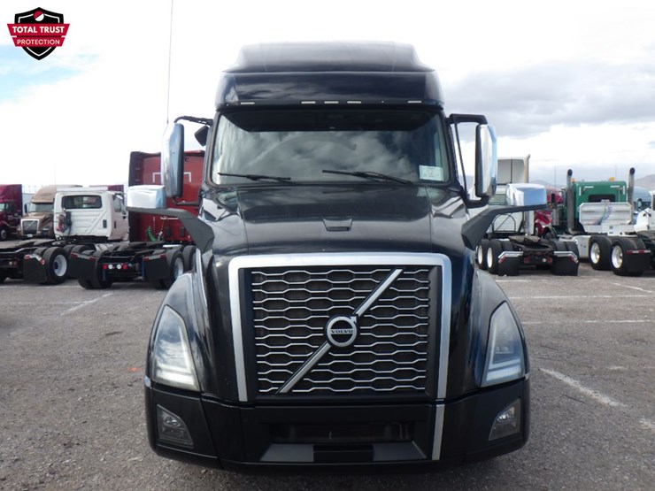 2020-volvo-vnl-760-image-2