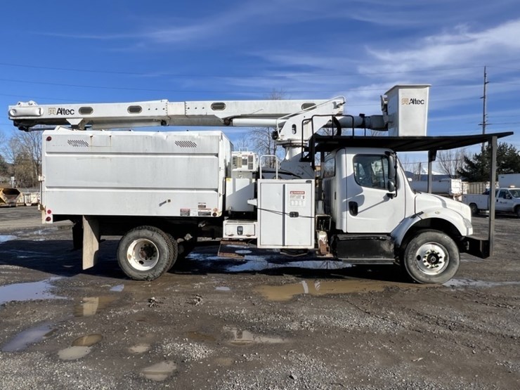 2015-freightliner-m2-s/a-bucket-truck-image-3