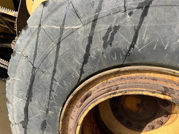 2004-deere-644j-image-12