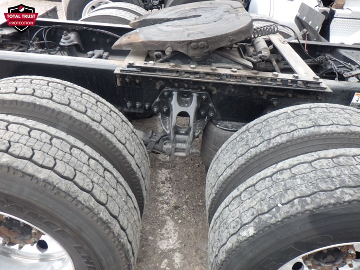 2022-kenworth-t680-image-4