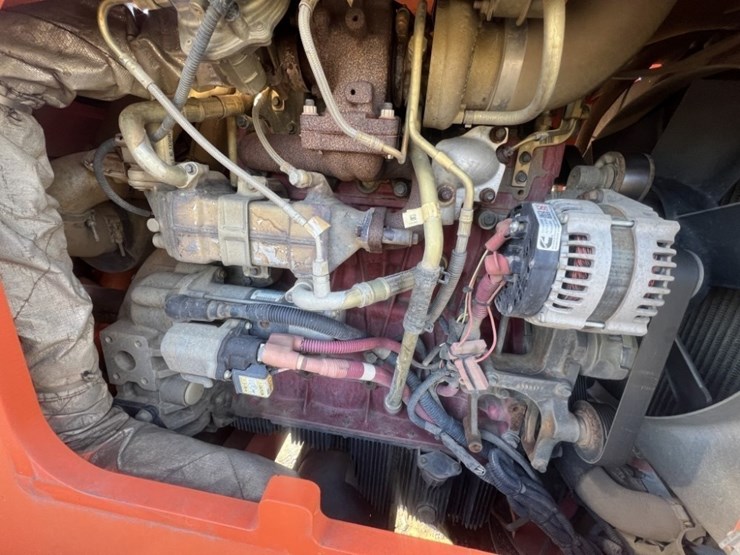 2017-jlg-6036-image-16